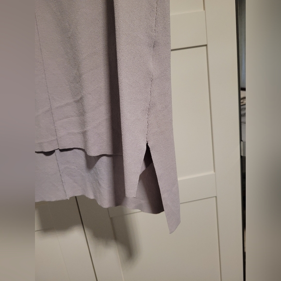 Sleeveless Top - Picture 4 of 4